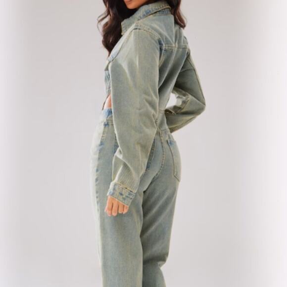 PrettyLittleThing PLT Petite Vintage Wash Denim Cut Out Waist Jumpsuit -US 4 NWT - Picture 4 of 10